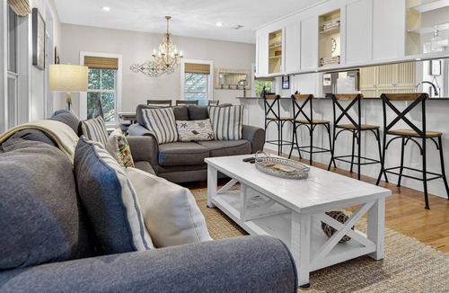 Seacrest Cottage | Pet Friendly! 🐶 Golf Cart & Bikes Included!