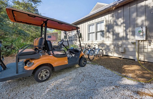 Seacrest Cottage | Pet Friendly! 🐶 Golf Cart & Bikes Included!