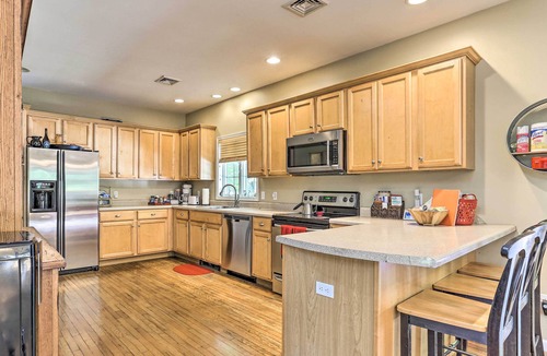 Pine Bush House | Pet-Friendly Grand Pine Bush Retreat on 2 Acres!