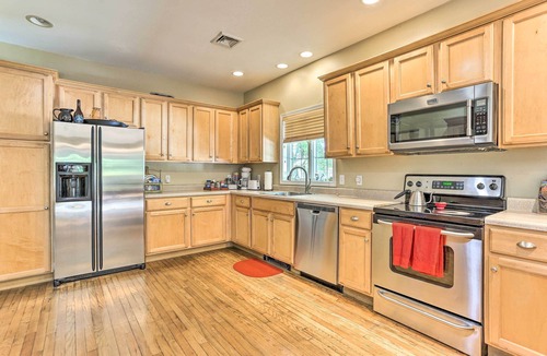 Pine Bush House | Pet-Friendly Grand Pine Bush Retreat on 2 Acres!