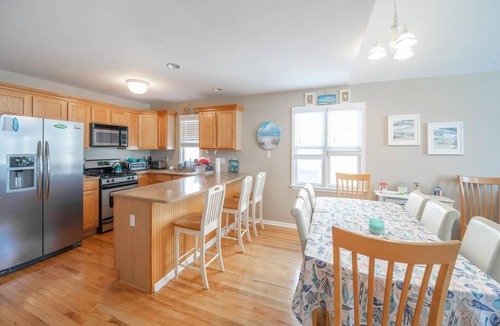 Sea Isle City Condo | Pet Friendly! Great Location- Can Walk to Downtown Sea Isle