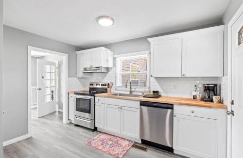 Lupton City House | Pet Friendly & Great Outdoor Space Close to Downtown