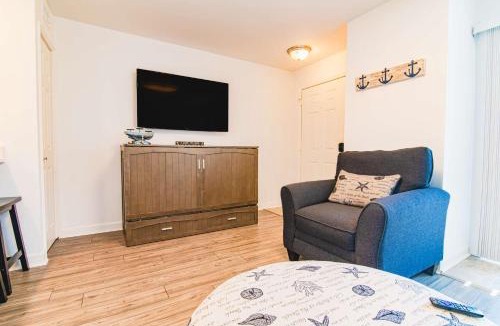 Garden City House | Pet Friendly Ground Floor Gem Near the Beach
