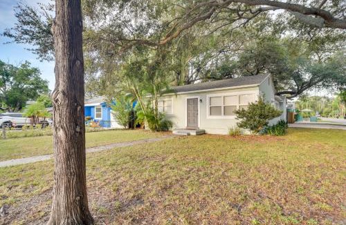 Bayview House | Pet-Friendly Gulfport Home Walkable Location!