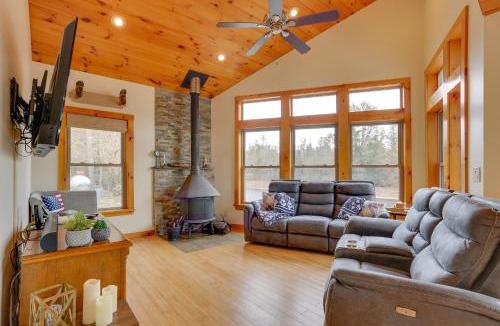 Hancock House | Pet-Friendly Hancock Home on the Delaware River!