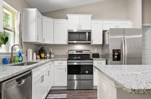 Citrus Springs House | Pet-friendly, Heated Pool, Close to Everything 3 Bedroom Home