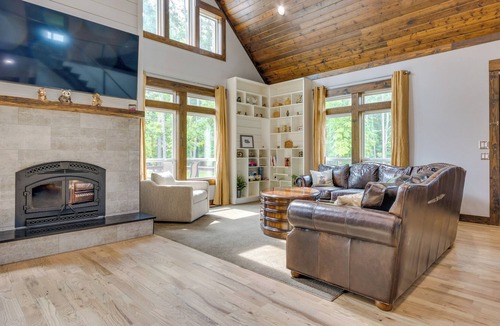 Heber Springs House | Pet-Friendly Heber Springs Rental w/ Fire Pit!