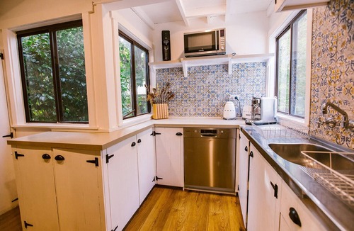 Bundanoon House | Pet-Friendly Highlands Home with Fireplace