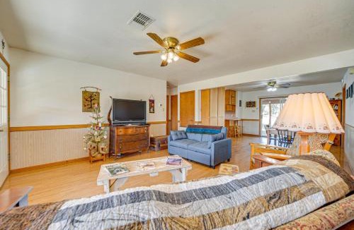 Harper House | Pet-Friendly Hill Country Retreat w/Deck!