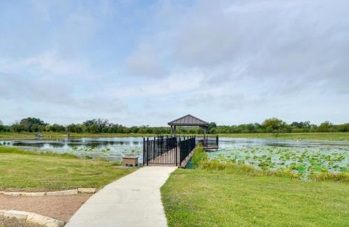 Yancey House | Pet-Friendly Hill Country Hideaway w/Deck