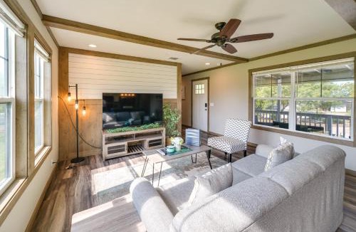 Yancey House | Pet-Friendly Hill Country Hideaway w/Deck