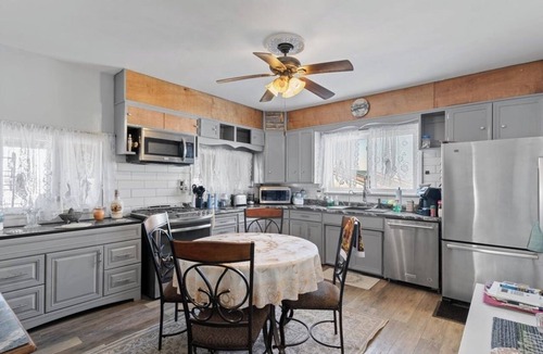 Opheim House | Pet-Friendly Historic 4BR Home in Illinois