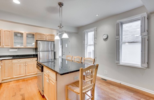 West Town Apartment | PET FRIENDLY! Historic River West Neighborhood - Easy Access to O'Hare by AllSet Turnover