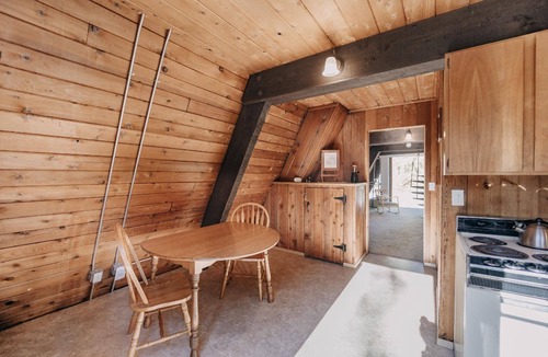 Maple Falls Apartment | Pet Friendly Holiday apartment "05MBH"