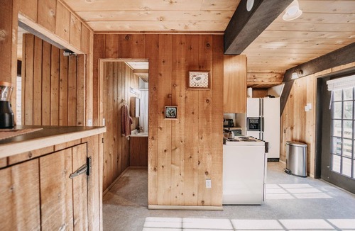 Maple Falls Apartment | Pet Friendly Holiday apartment "05MBH"