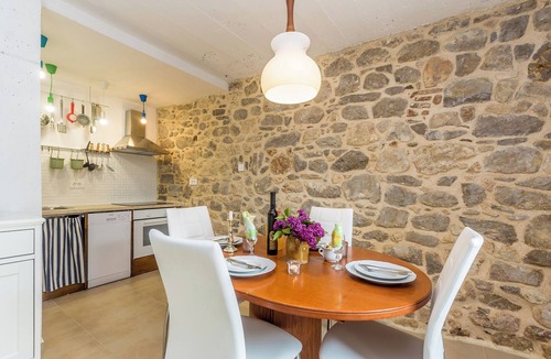 Brzac House | Pet-Friendly Holiday Home Mare with Pool – Perfect Family Retreat
