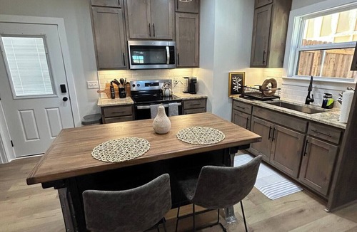 San Angelo House | Pet friendly Holiday by the Concho Red