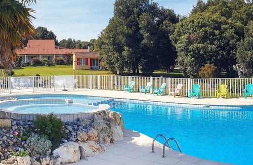 Saint-Savinien House | Pet friendly home in Saint-Savinien