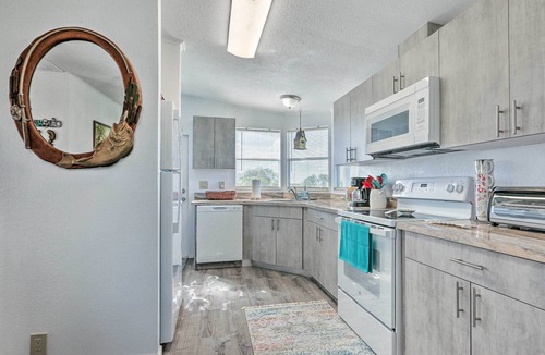 Clewiston Cottage | Pet-friendly Home: 10 Mi to Lake Okeechobee!