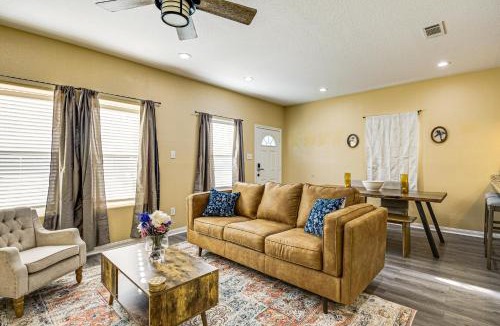 Montgomery House | Pet-Friendly Home 2 Miles to Lake Conroe!