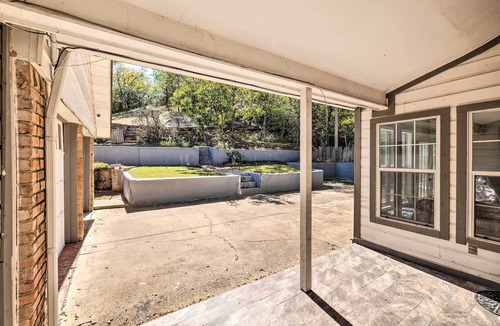 Meadowbrook House | Pet-Friendly Home ~ 6 Mi to Downtown Fort Worth!
