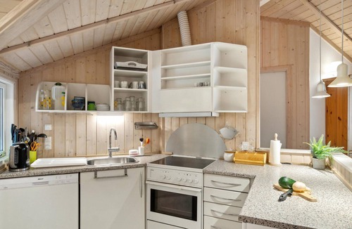 Dronningmolle House | Pet friendly home in Dronningmølle