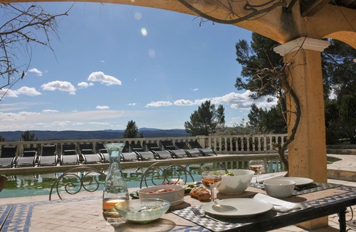 Entrecasteaux House | Pet friendly home in Entrecasteaux