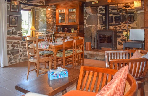 Saint-Connec House | Pet friendly home in Saint Connec