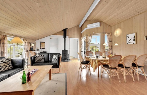 Bjerregaard House | Pet friendly home in Hvide Sande with sauna