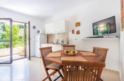 Okrug Donji House | Pet friendly home in Okrug Donji