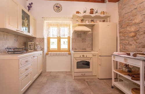 Drnis House | Pet friendly home in Pakovo Selo