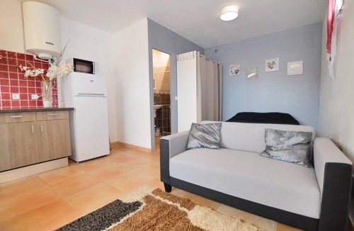 Aleria House | Pet friendly home in Aleria with WiFi