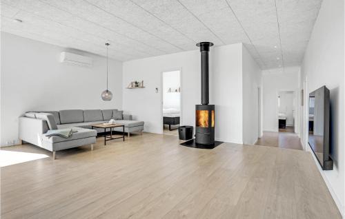 Hvidbjerg Strand House | Pet Friendly Home In Børkop With Sauna