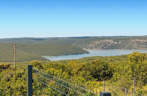 Brovinje House | Pet friendly home in Brovinje