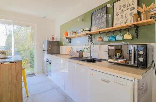 Becourt House | Pet friendly home in Becourt with WiFi