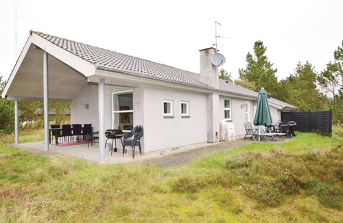 Blavand Strand House | Pet friendly home in Blåvand with sauna