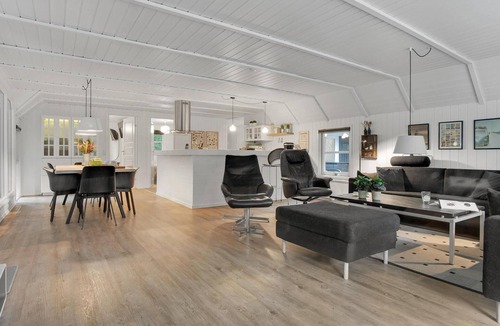 Blavand Strand House | Pet friendly home in Blåvand with sauna