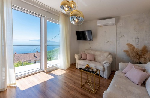 Bregi House | Pet friendly home in Bregi with house sea view