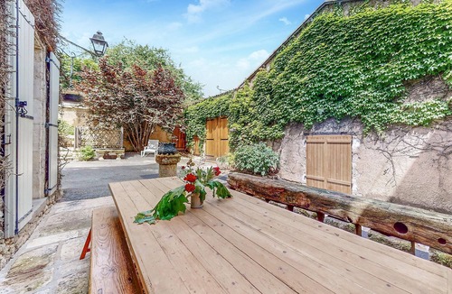 Couhe House | Pet friendly home in Couhe