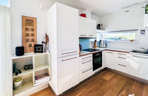 Pøt Strandby House | Pet friendly home in Juelsminde with sauna