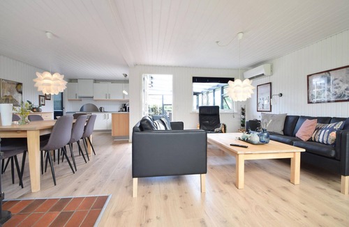 Juelsminde House | Pet friendly home in Juelsminde with WiFi