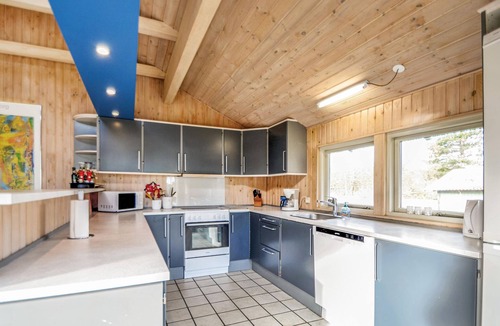 Elsegarde Strand House | Pet friendly home in Ebeltoft with sauna