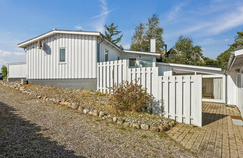 Vibæk Strand House | Pet friendly home in Ebeltoft with WiFi