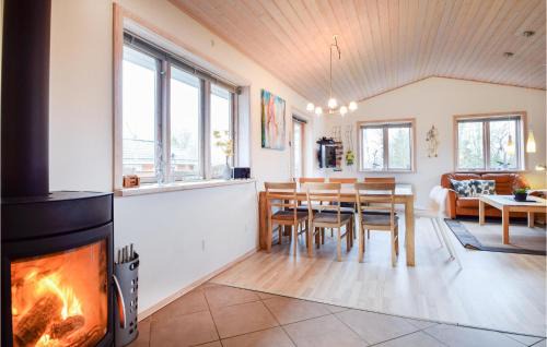 Farvang House | Pet Friendly Home In Fårvang With Swimming Pool