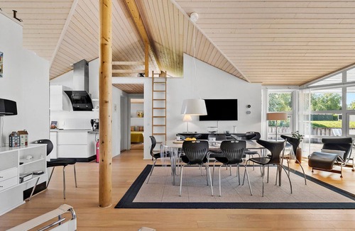 Hvalpsund House | Pet friendly home in Farsø with WiFi
