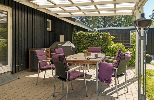 Farso House | Pet friendly home in Farsø with kitchen