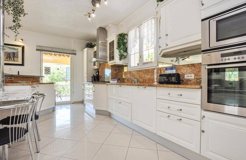 Les Adrets-de-l'Esterel House | Pet friendly home in Les Adrets