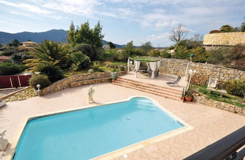 Les Adrets-de-l'Esterel House | Pet friendly home in Les Adrets
