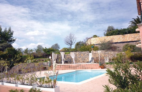 Les Adrets-de-l'Esterel House | Pet friendly home in Les Adrets