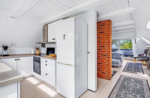 Fjellerup Strand House | Pet friendly home in Glesborg with WiFi